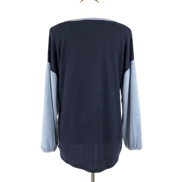 Ava James Color Block Blue V-Neck Sweater, NWT - Picture 3 of 7